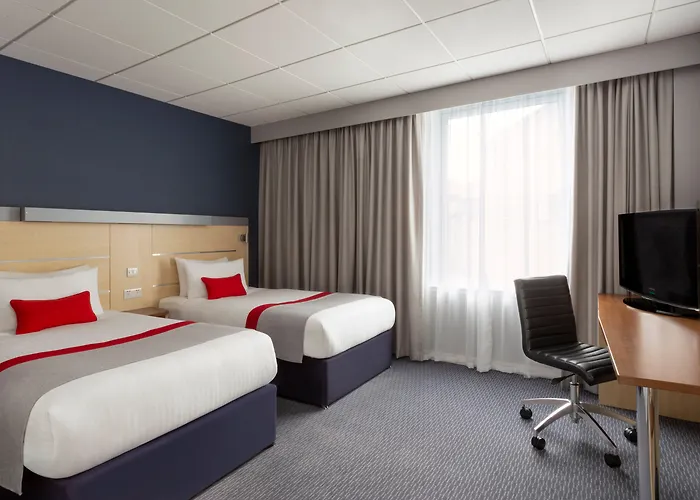 Resort: Holiday Inn Express Edinburgh City Centre By Ihg